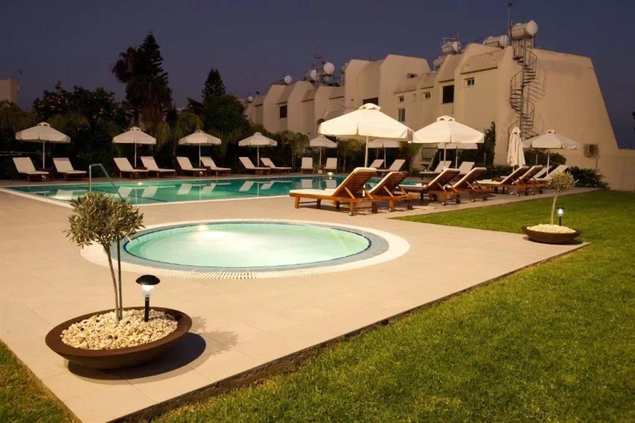Frixos Suites Hotel Apts Voroklini Exteriér fotografie